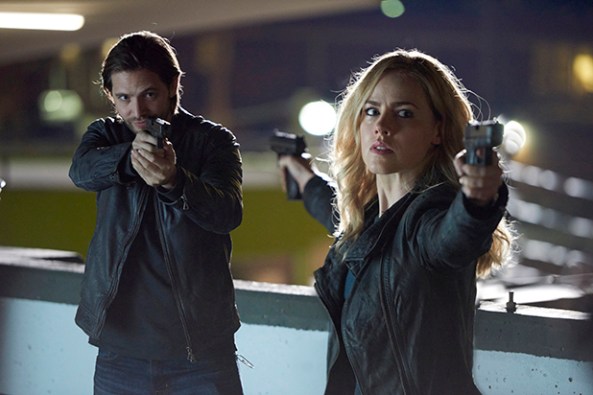 Cole and Railly at odds