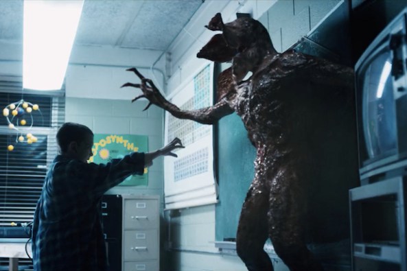 El confronts monster Stranger Things